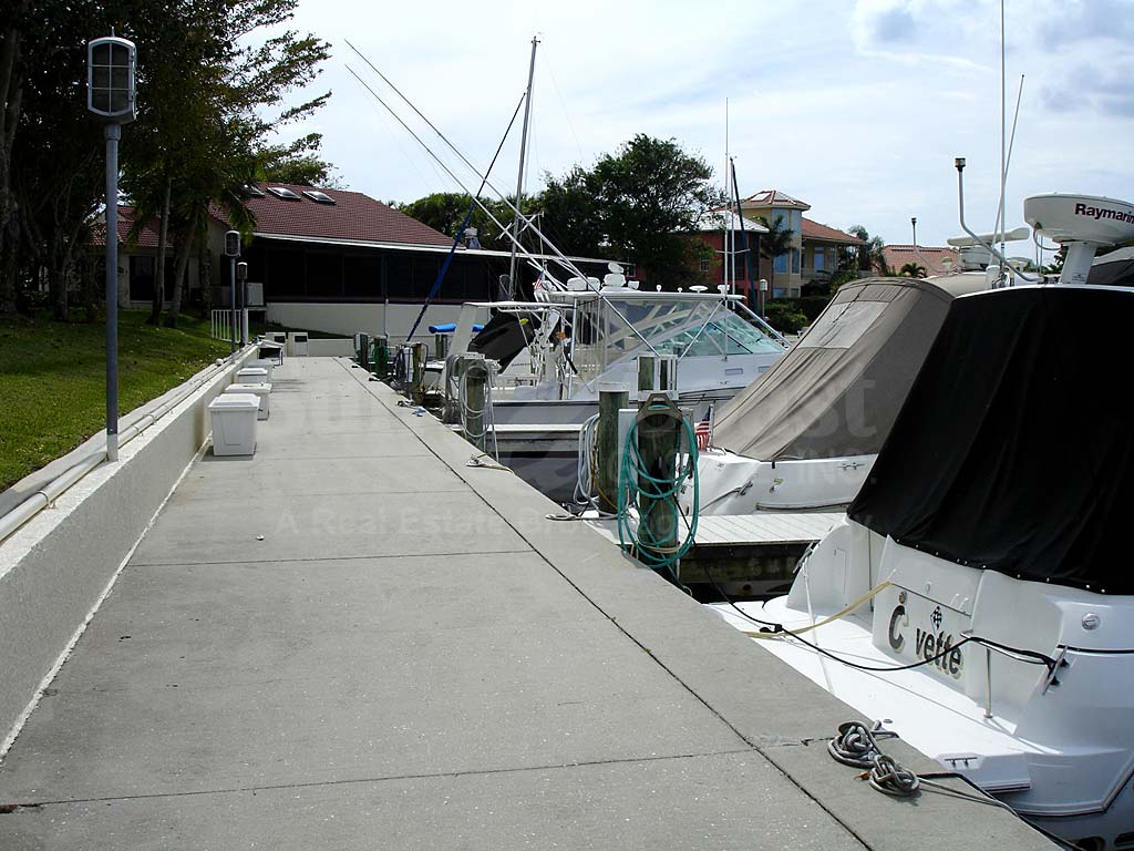 Caloosa Yacht And Racquet Club Boat Docks 